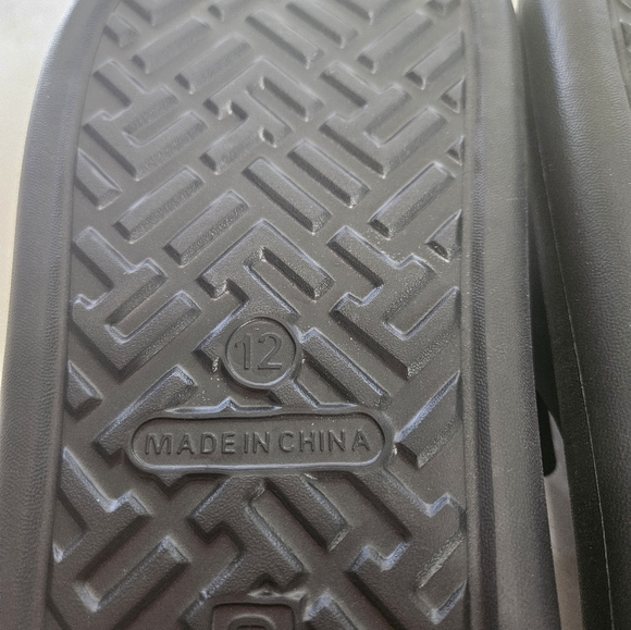 🍄 It's-a Me, Mario Cloud Sandals! - NWT 🍄 Size 12 New - Picture 15 of 15